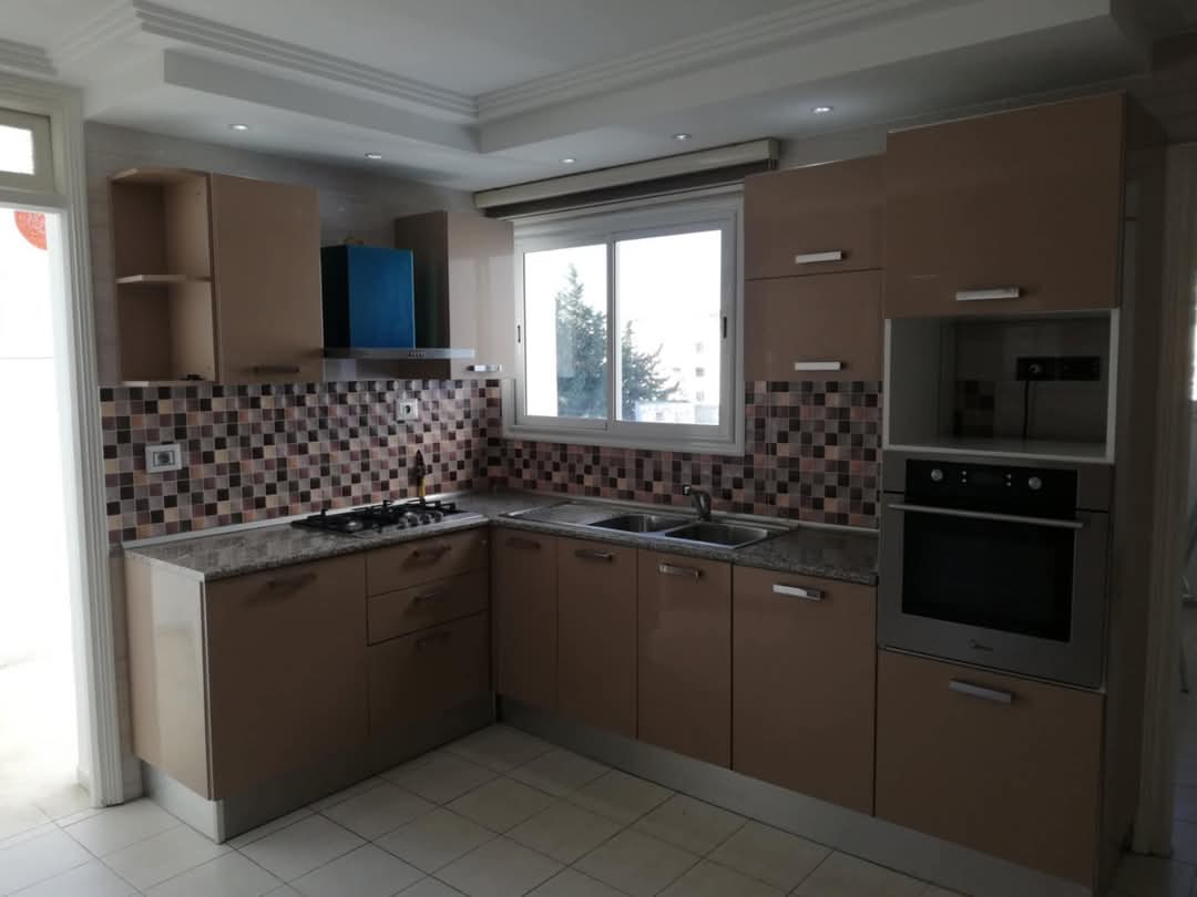 Ariana Ville Cite Ennasr 1 Location Appart. 5 pices+ S4 1300d ennasr 1