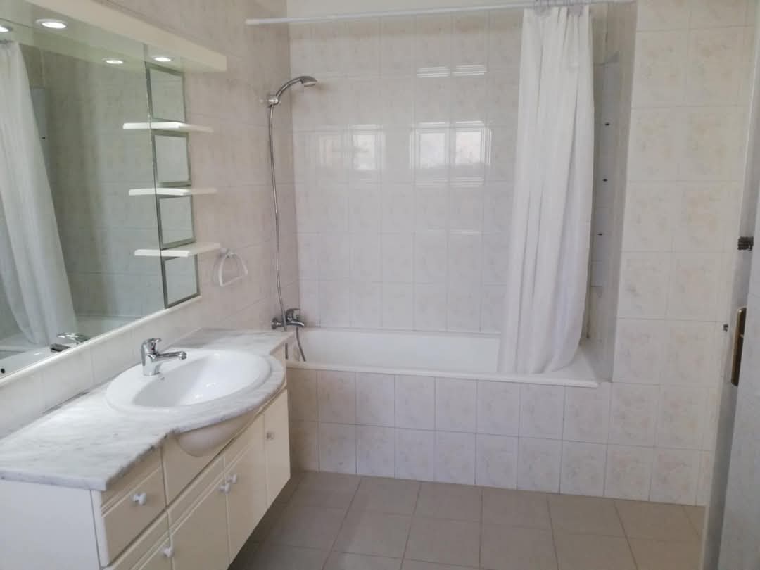 Ariana Ville Cite Ennasr 1 Location Appart. 5 pices+ S4 1300d ennasr 1