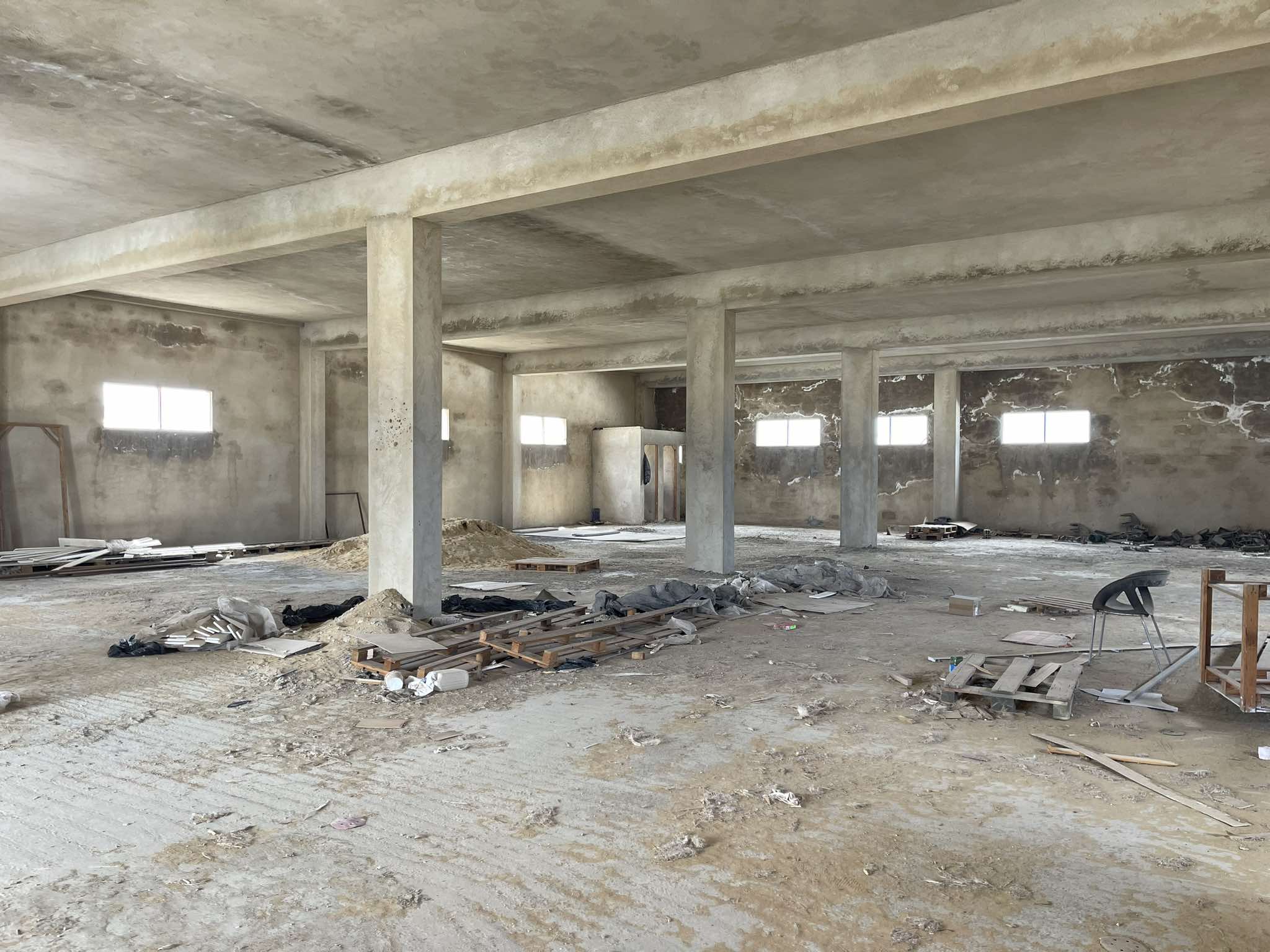Ezzahra Ezzahra Bureaux & Commerces Atelier,Garage Un dpt  ezzahra zone industrielle