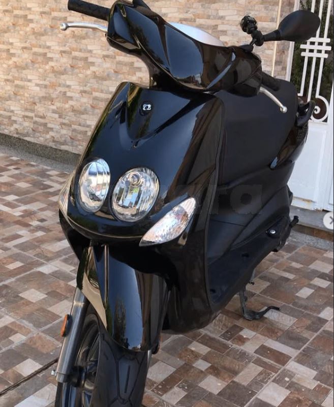 La Medina El Medina Yamaha Yamaha Ovetto yamnaha en bon tat