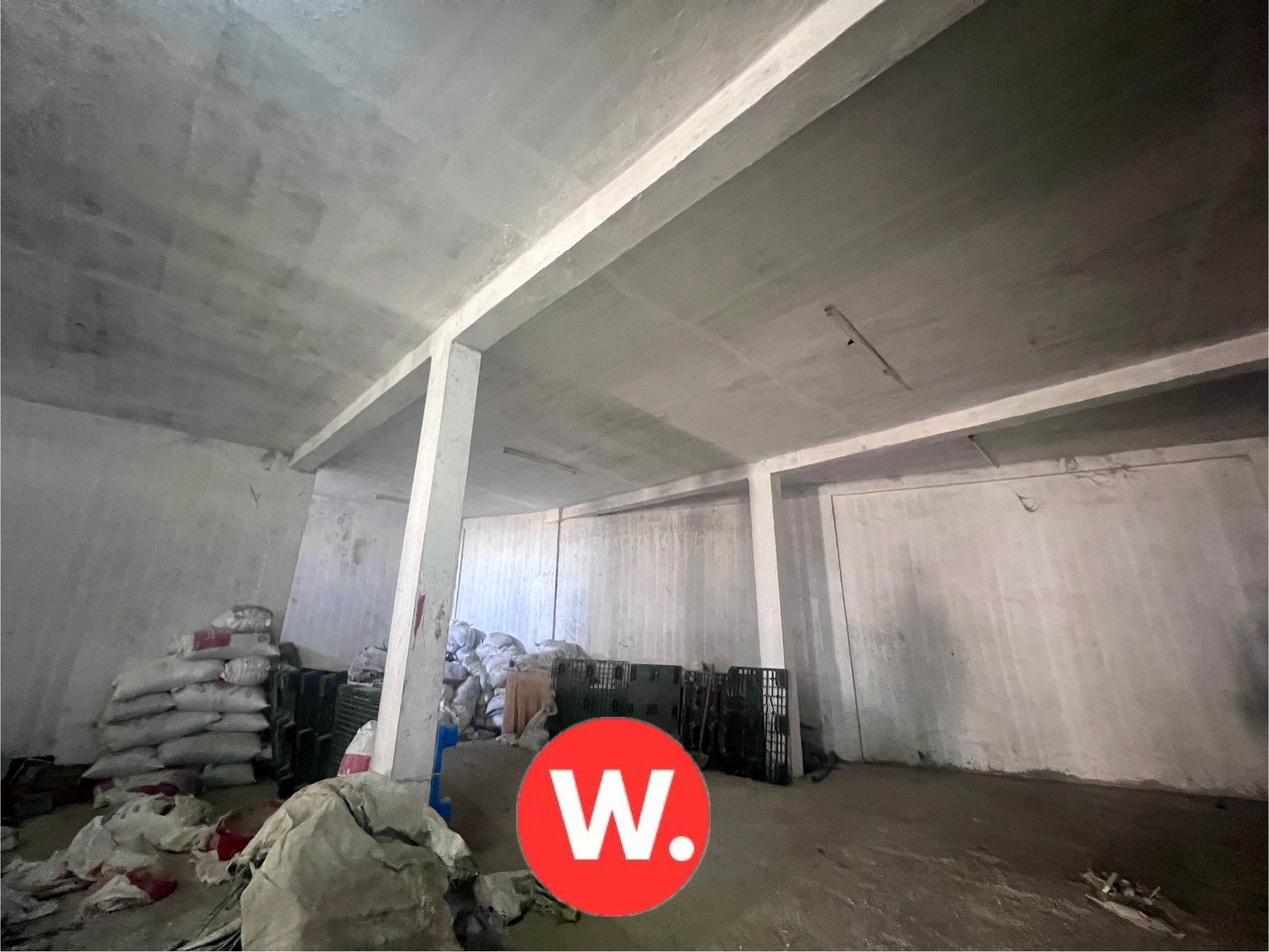 La Soukra Chotrana 1 Location Surfaces Depot 500m2  chotrana 1