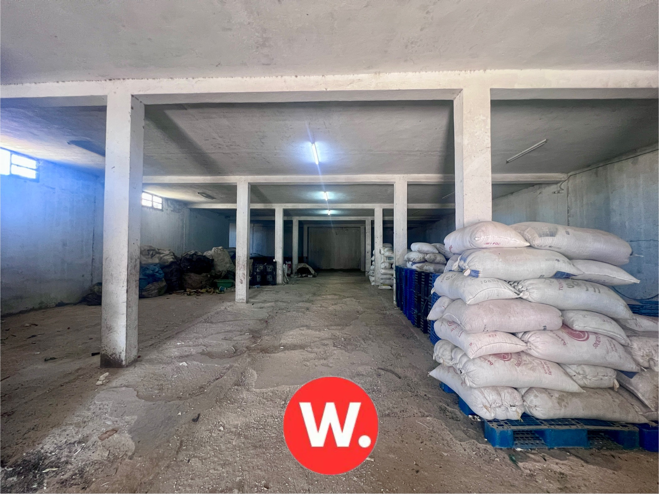 La Soukra Chotrana 1 Location Surfaces Depot 500m2  chotrana 1