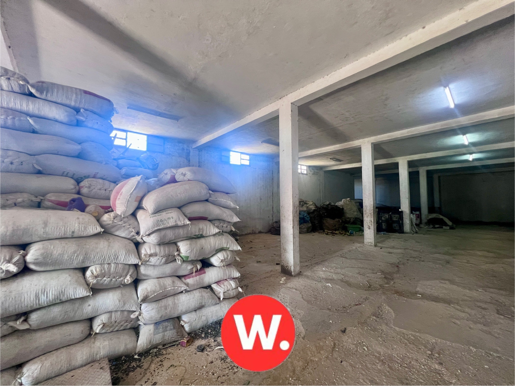 La Soukra Chotrana 1 Location Surfaces Depot 500m2  chotrana 1
