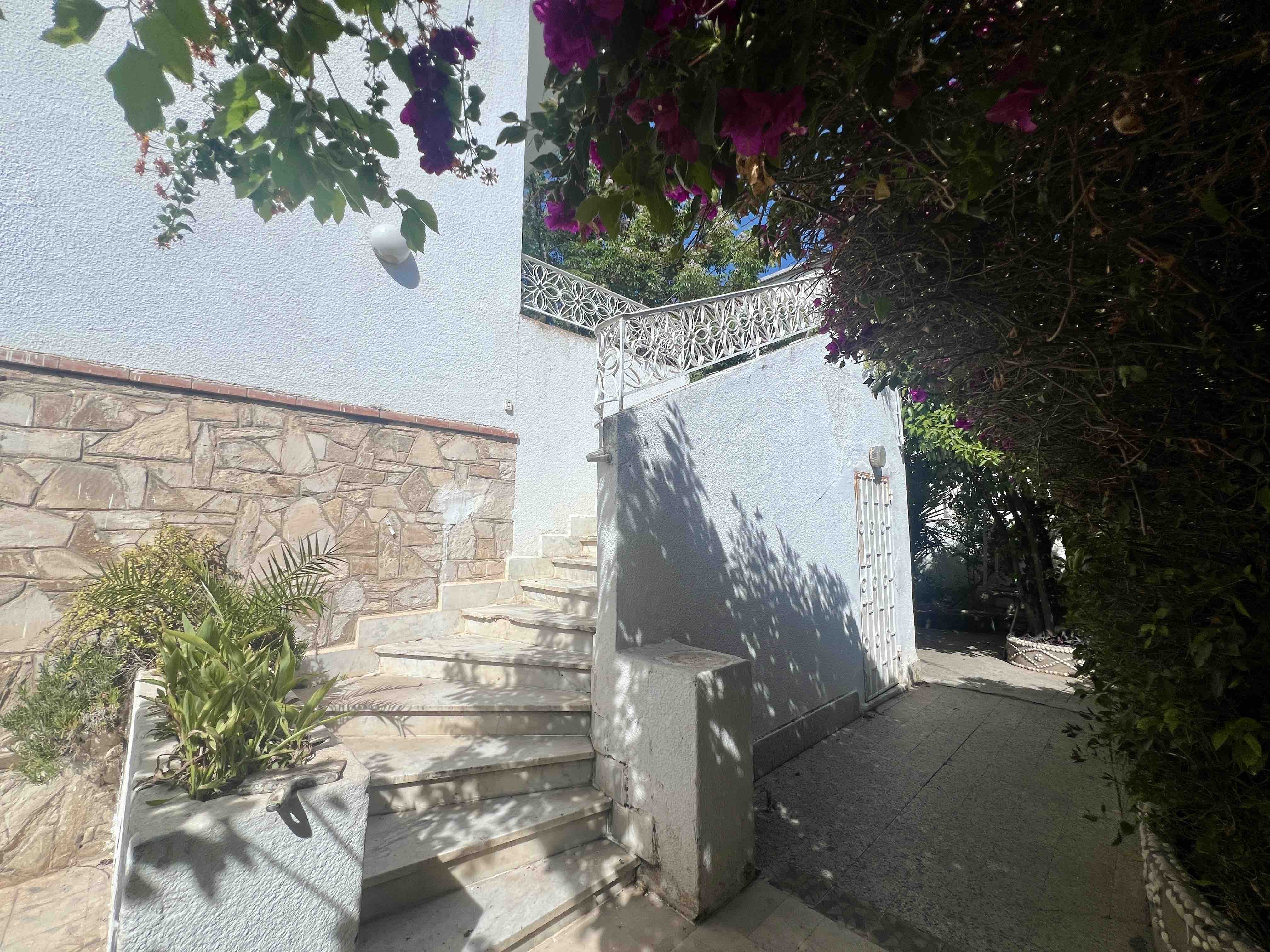 El Menzah El Menzah 1 Location Maisons Villa bureautique  el menzah 1