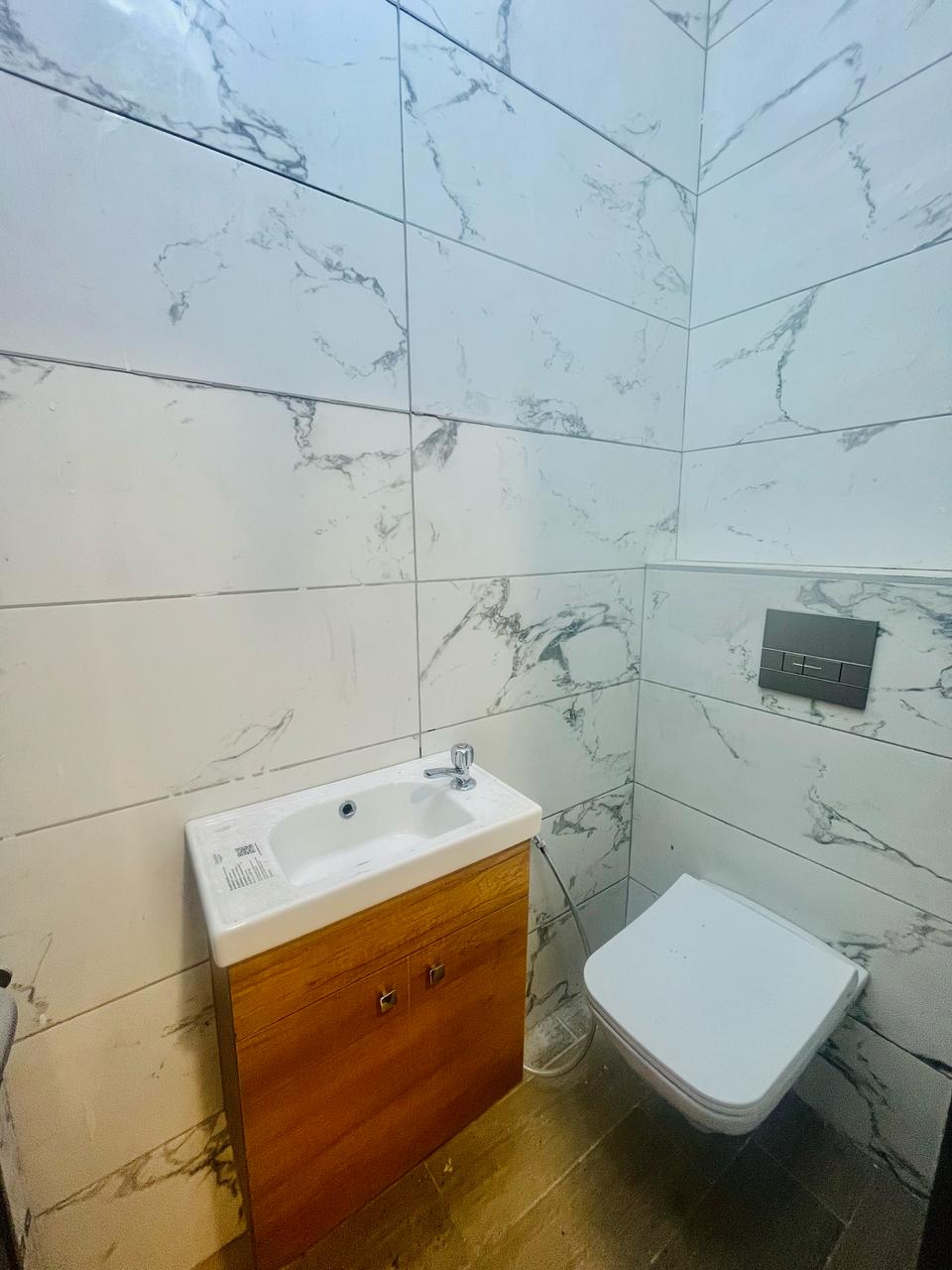 Bab Souika Bab El Khadra Bureaux & Commerces Surfaces Local commercial  lafayette en face champion