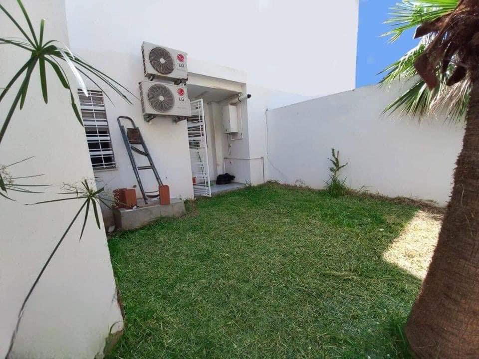 El Menzah El Menzah 9 Location Appart. 2 pices S1 avec deux jardin rsidence avec piscine