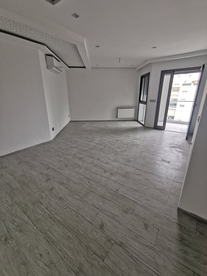 El Menzah El Menzah 9 Location Appart. 2 pices S1 avec deux jardin rsidence avec piscine