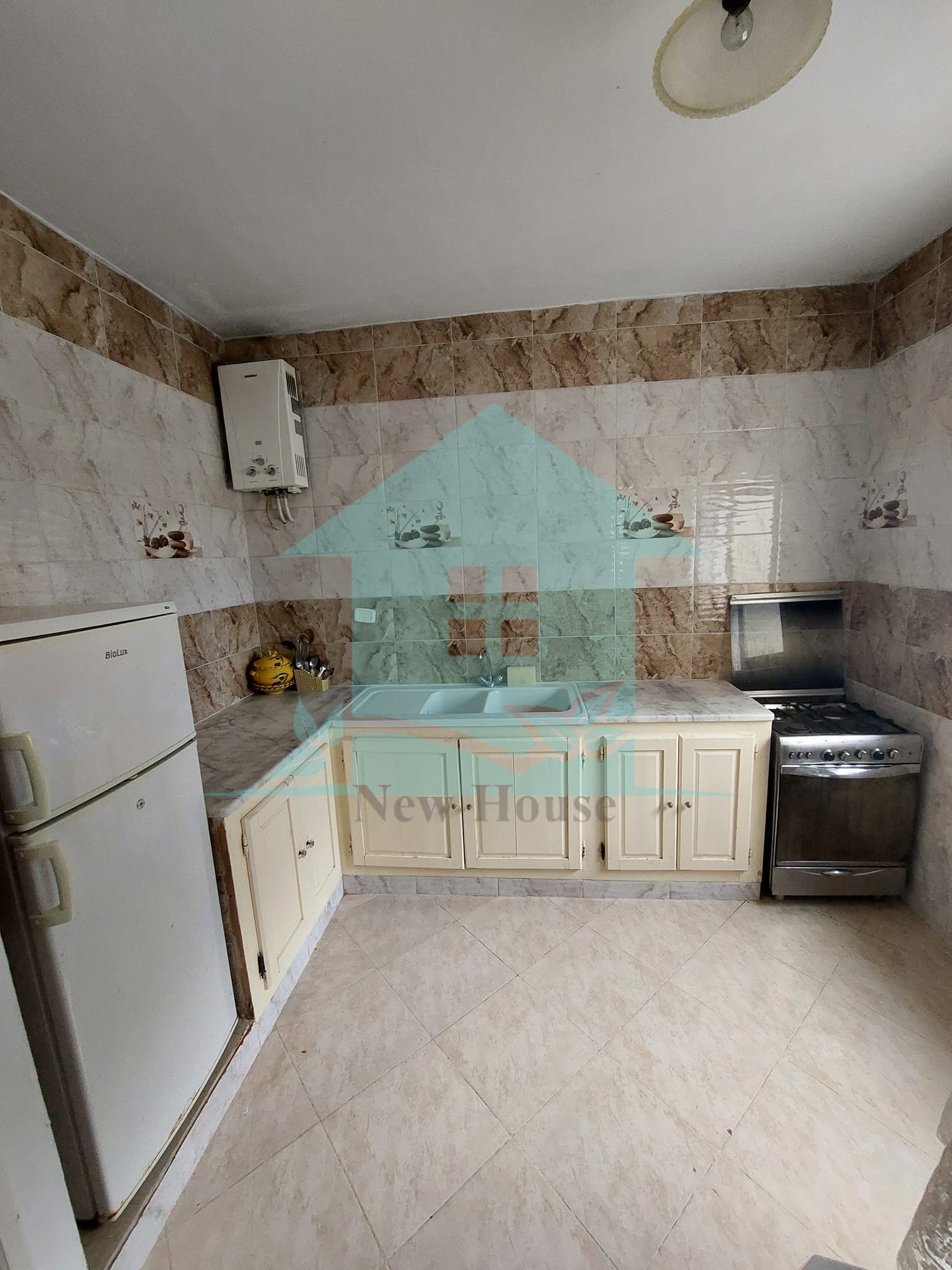 Bizerte Nord Cite El Korniche 1 Location vacances Appart. 4 pices tage de villa alm08