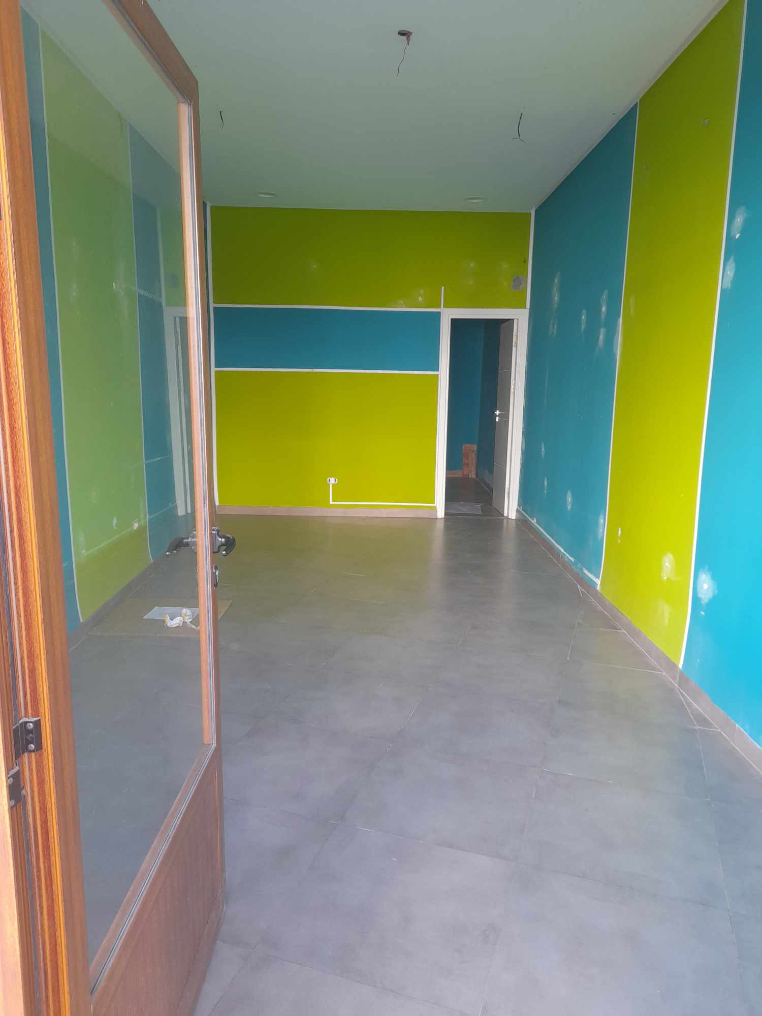 Nouvelle Medina Nouvelle Medina Bureaux & Commerces Surfaces Boutique au rdc d'une rsidence