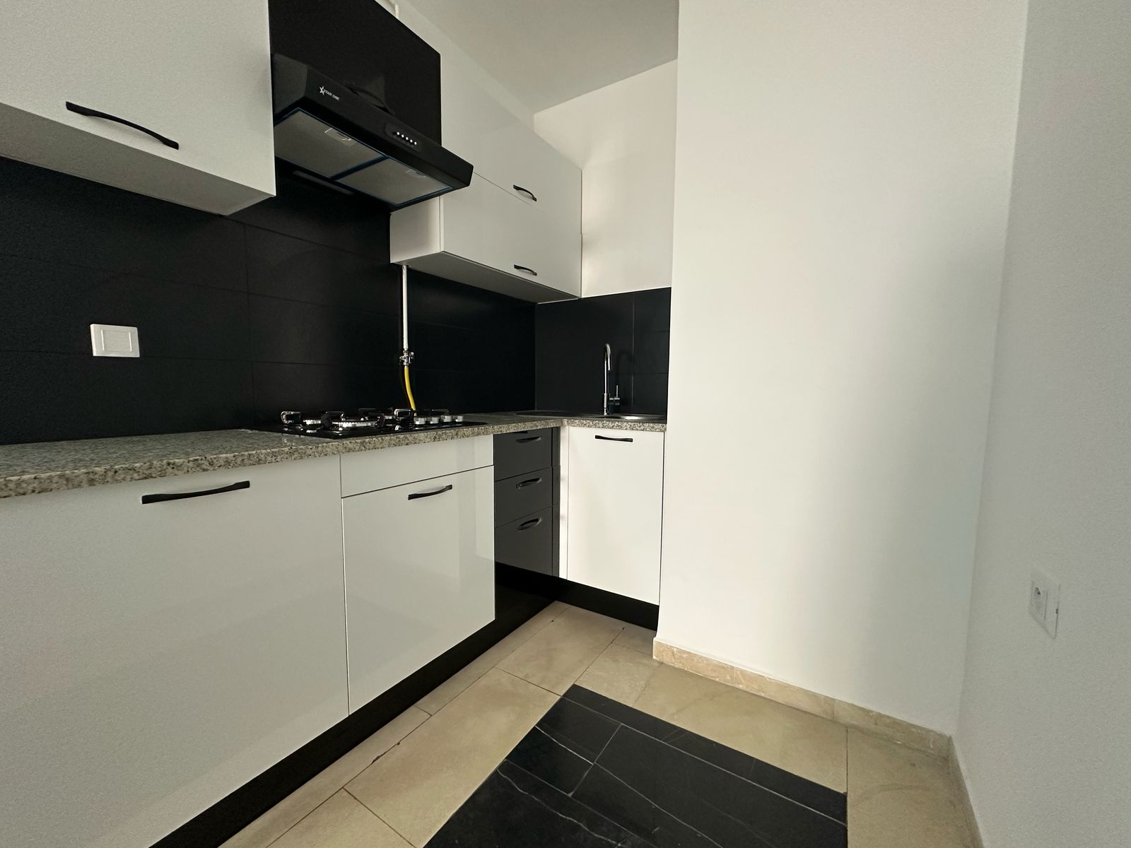 La Soukra La Soukra Location Appart. 2 pices S3 meubl  la nouvelle soukra