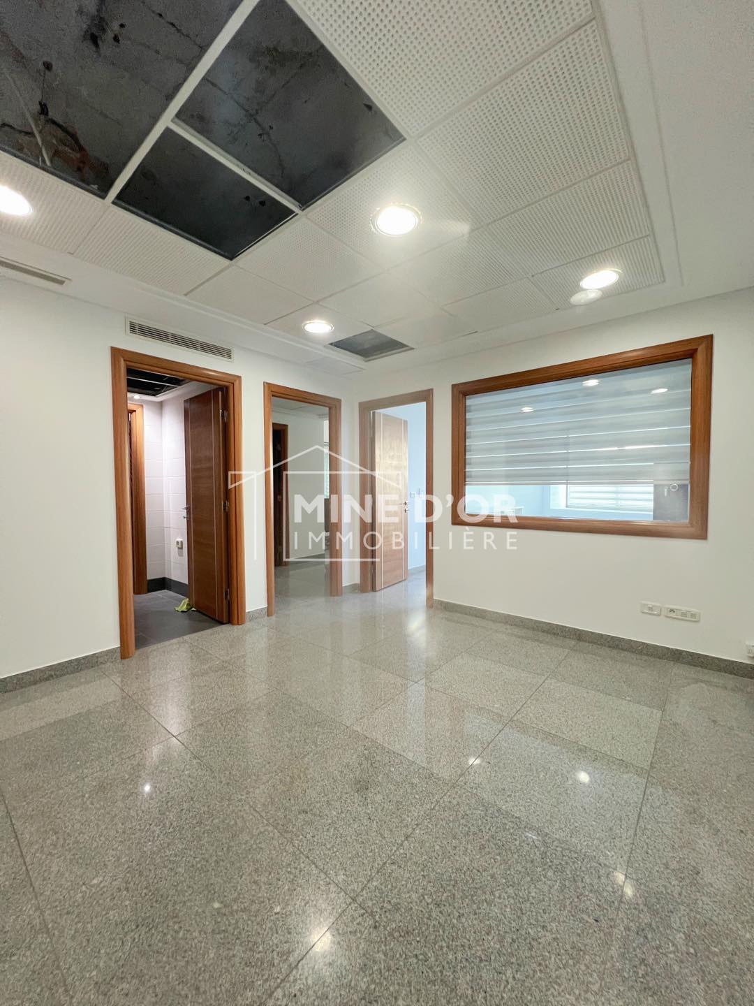 Cite El Khadra Zone urbaine nord Bureaux & Commerces Bureau Al bureau h2 semi meubl au coeur de centre urbain