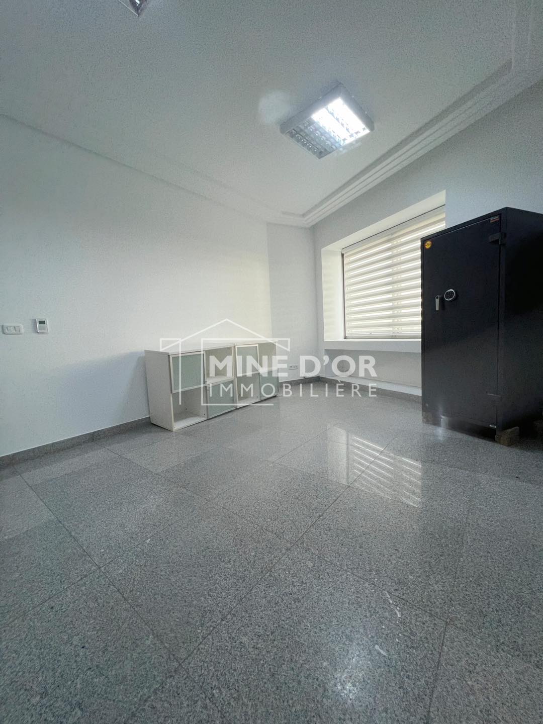 Cite El Khadra Zone urbaine nord Bureaux & Commerces Bureau Al bureau h2 semi meubl au coeur de centre urbain
