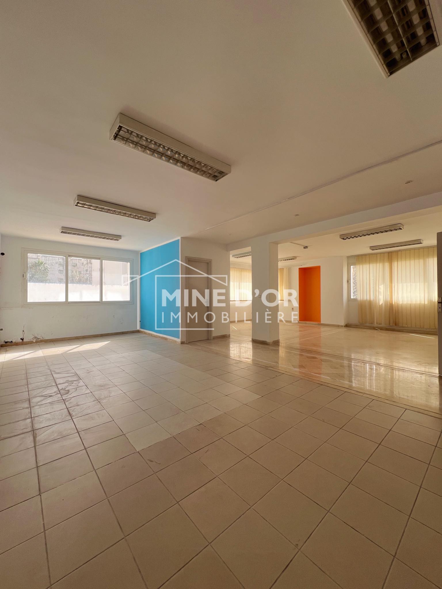 La Soukra Charguia 2 Bureaux & Commerces Surfaces Al dpt plus administration a charguia 2