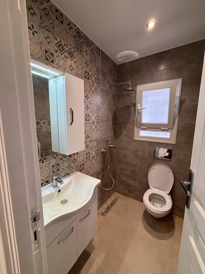 El Menzah El Menzah 9 Location Maisons Etage de villa tout neuf  menzah 9 b