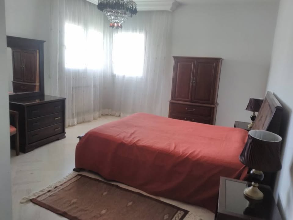 El Menzah El Manar 2 Location Appart. 4 pices tage de villa meubl  manar 3