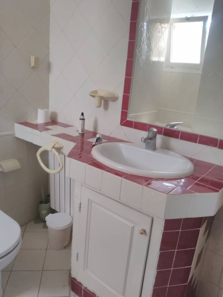 El Menzah El Manar 2 Location Appart. 4 pices tage de villa meubl  manar 3