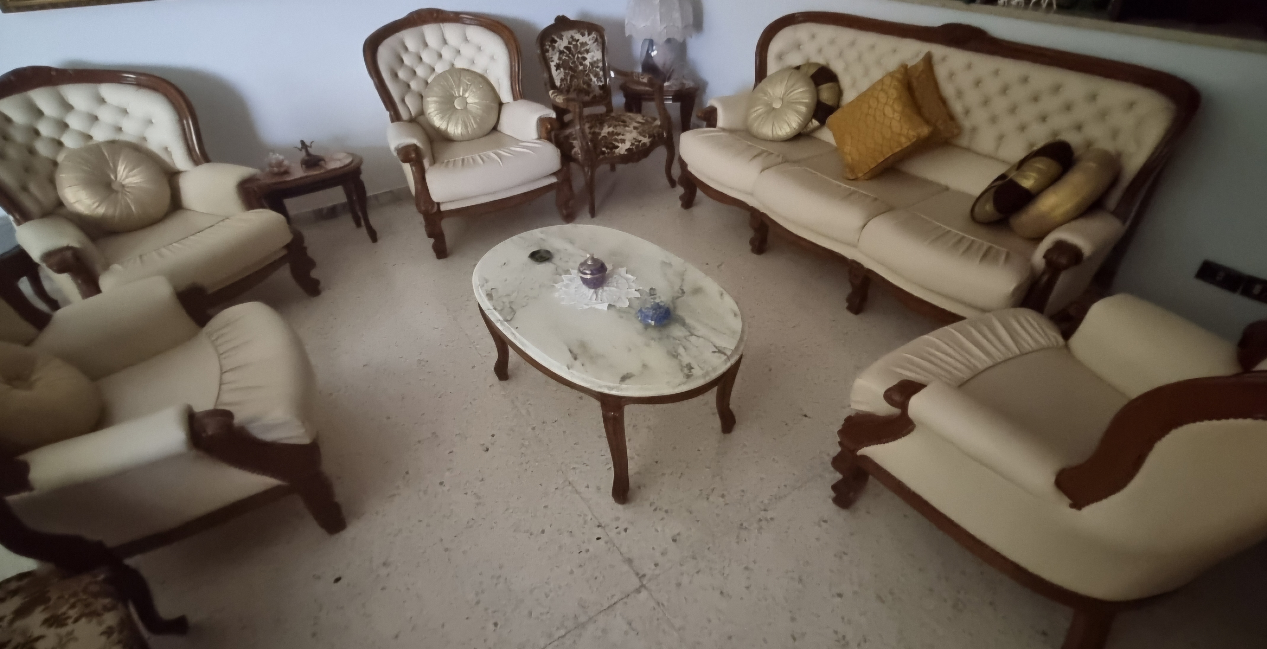 Ariana Ville El Menzah 5 Salon - Salle  manger  Salons Salon en cuir beige de haute qualit