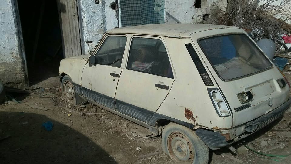 Sidi El Bechir Maakel EzzaM Renault R5 Antiquits et collection des anciennes voitures