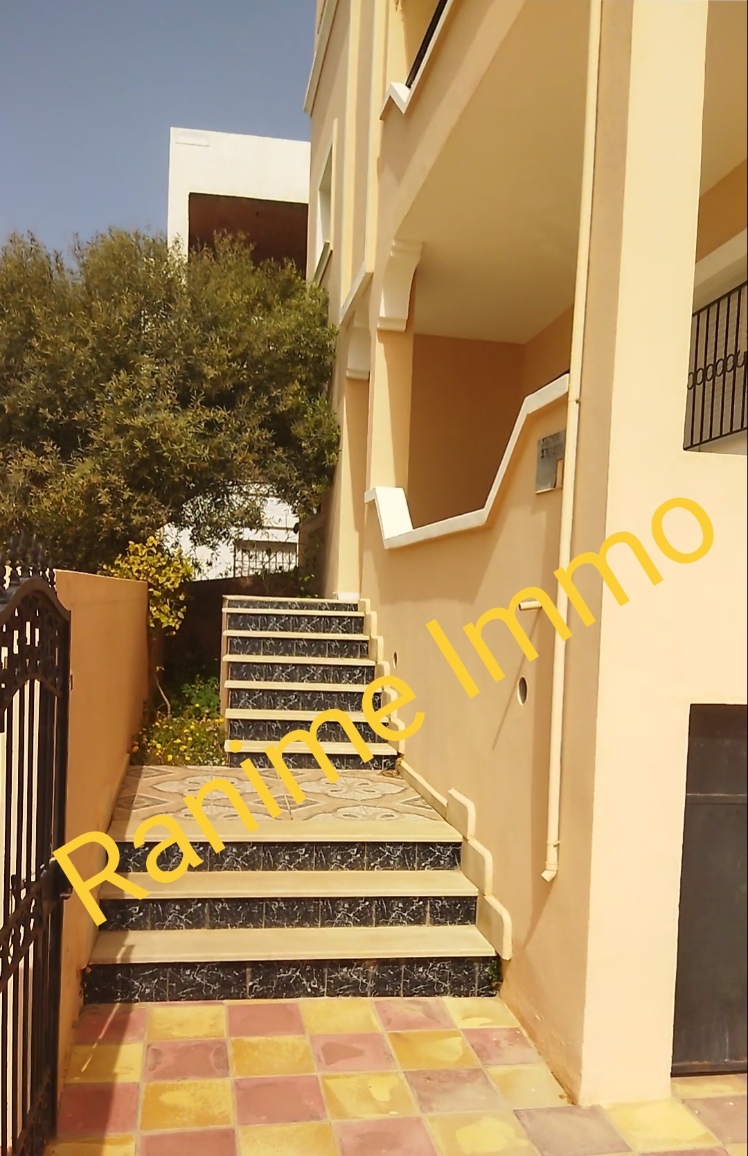 El Haouaria Cite Touristique Vente Appart. 3 pices Trois appartements s2 plage el haouaria