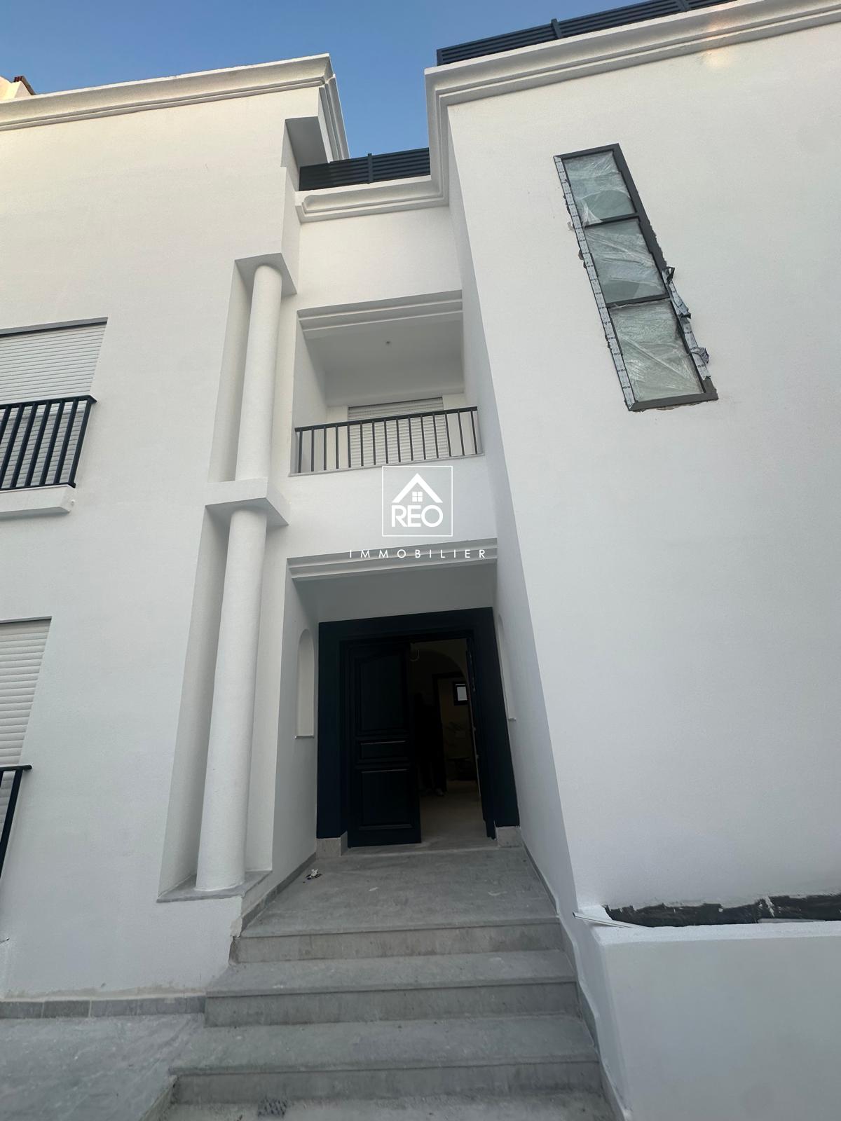 Mannouba La Mannouba Vente Maisons Une superbe villa avec piscine  la manouba