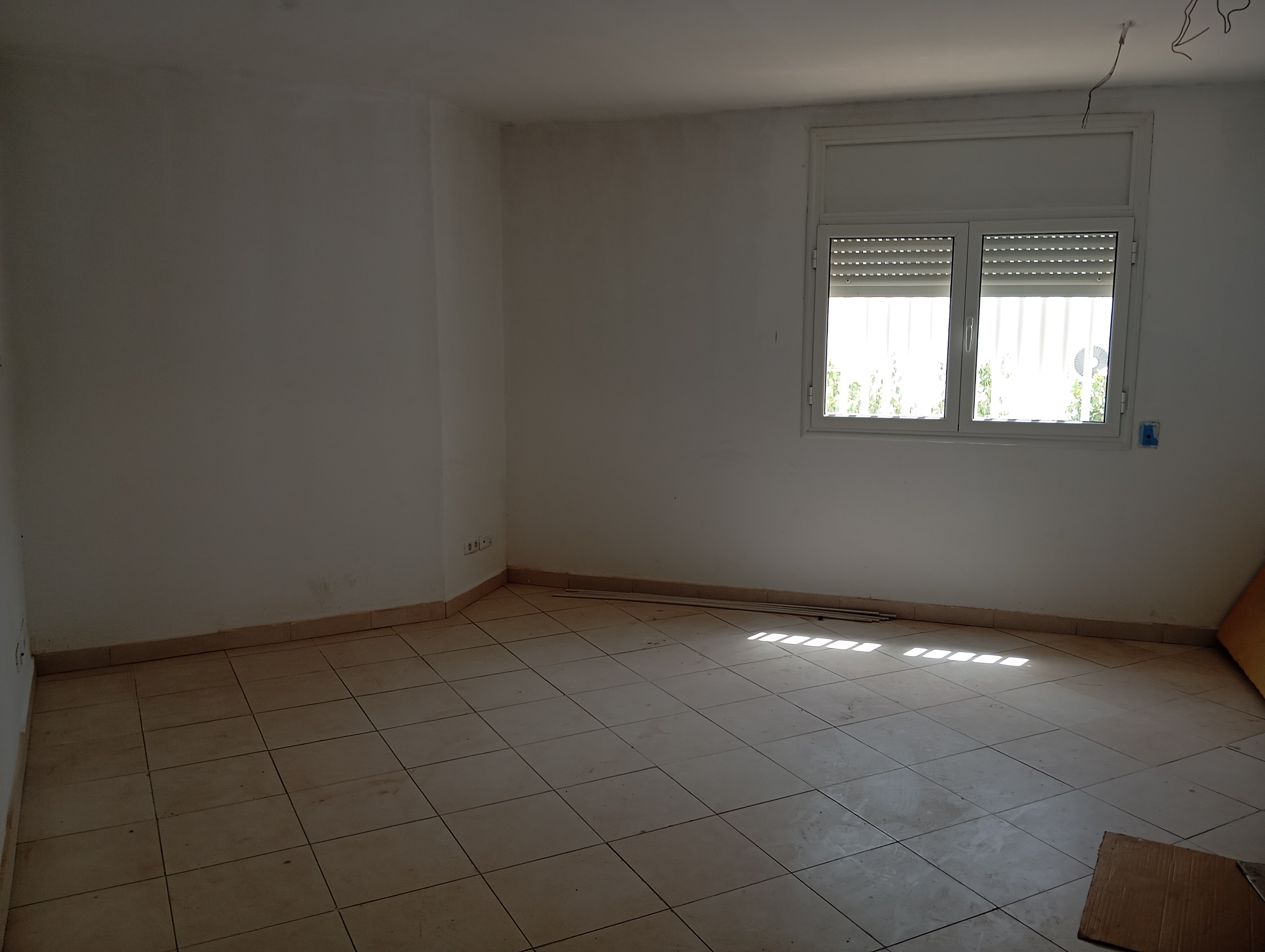 Ariana Ville El Menzah 8 Location Maisons Immeuble  usage professionnel ou commercial