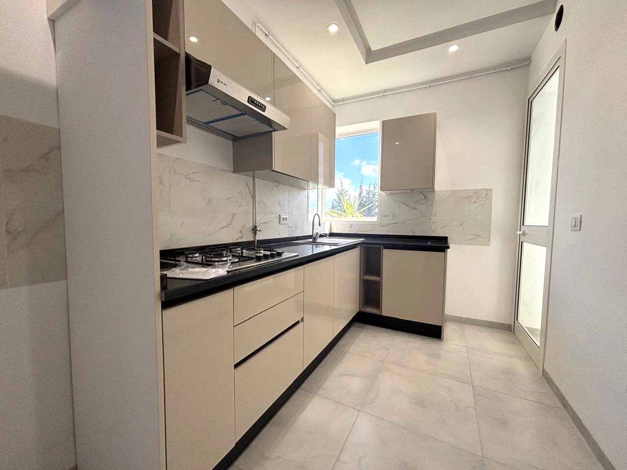 La Soukra La Soukra Location Appart. 3 pices Appt s2 de 100m2 neuf  la soukra