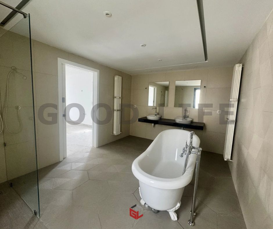 La Soukra Chotrana 1 Location Duplex Triplex jamais habit avec jardin et ascenseur