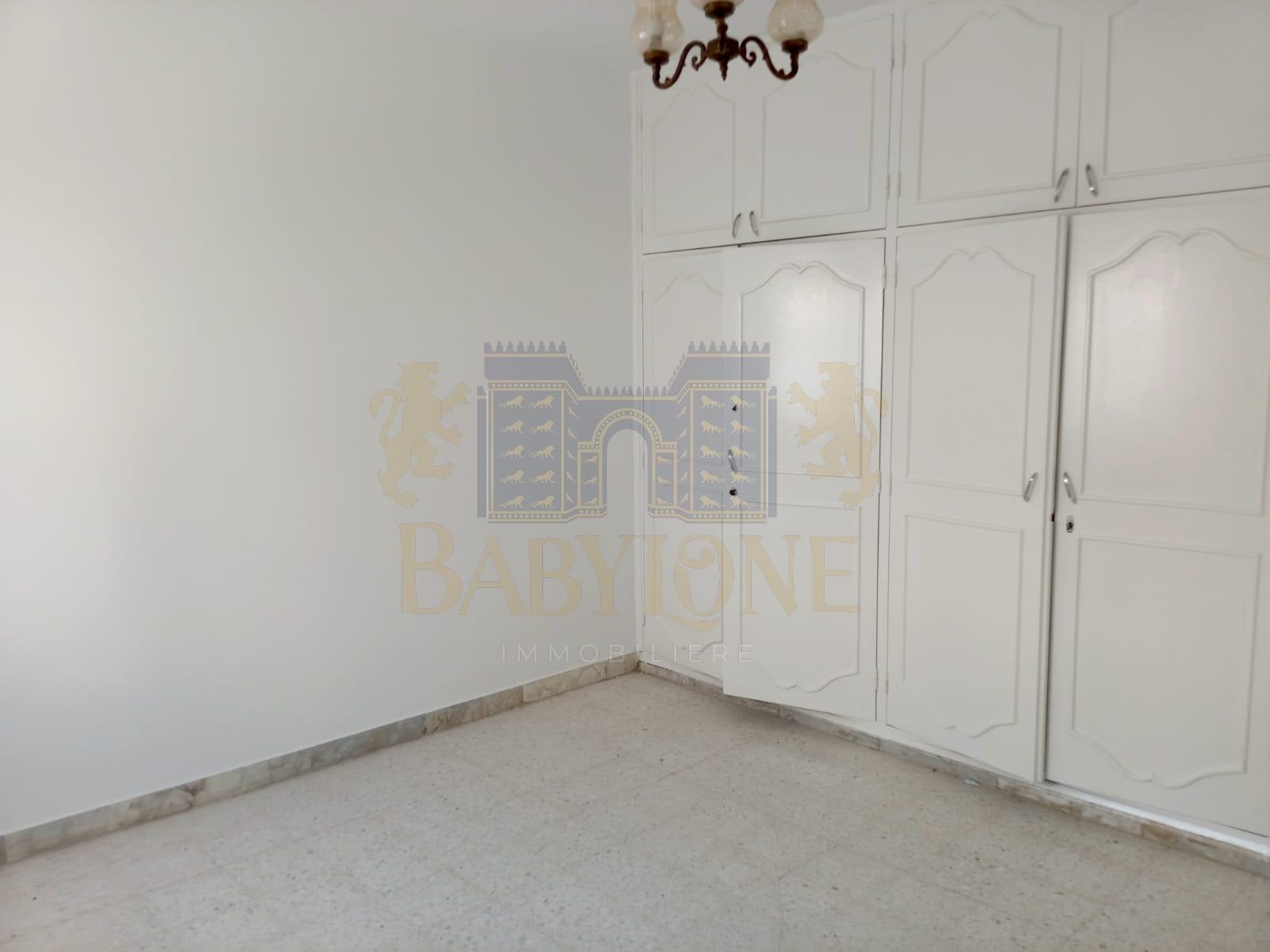 La Marsa Marsa Safsaf Location Appart. 4 pices S3  la marsa plage