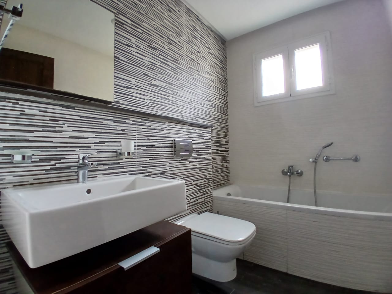 Ain Zaghouan Ain Zaghouan Location Appart. 4 pices S4 l  ain zaghouan nord