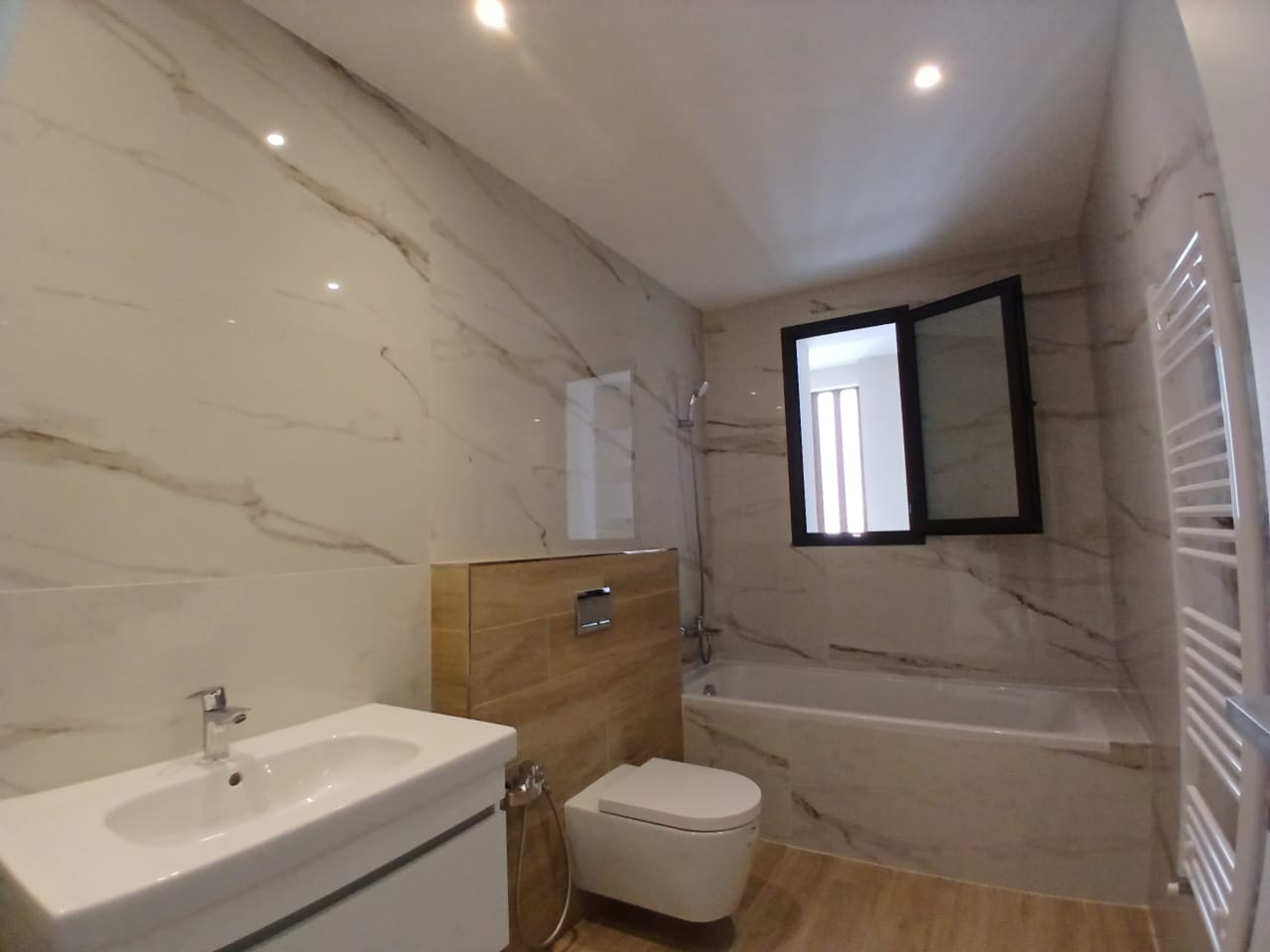 Ain Zaghouan Ain Zaghouan Location Appart. 2 pices S2 l  ain zaghouan nord