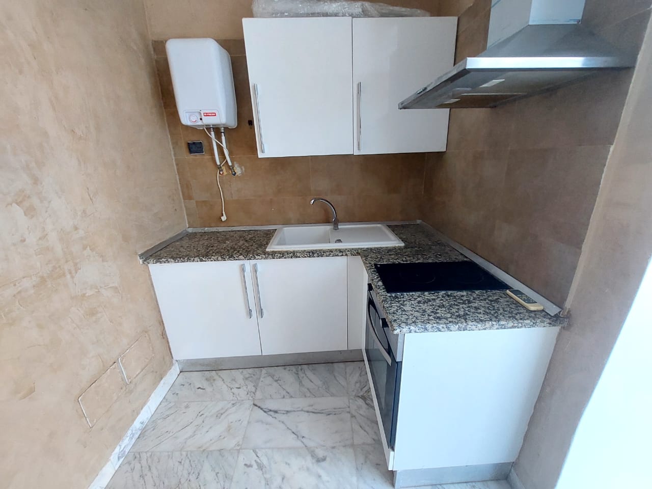 La Soukra La Soukra Location Appart. 1 pice S0 vue dgage  la soukra