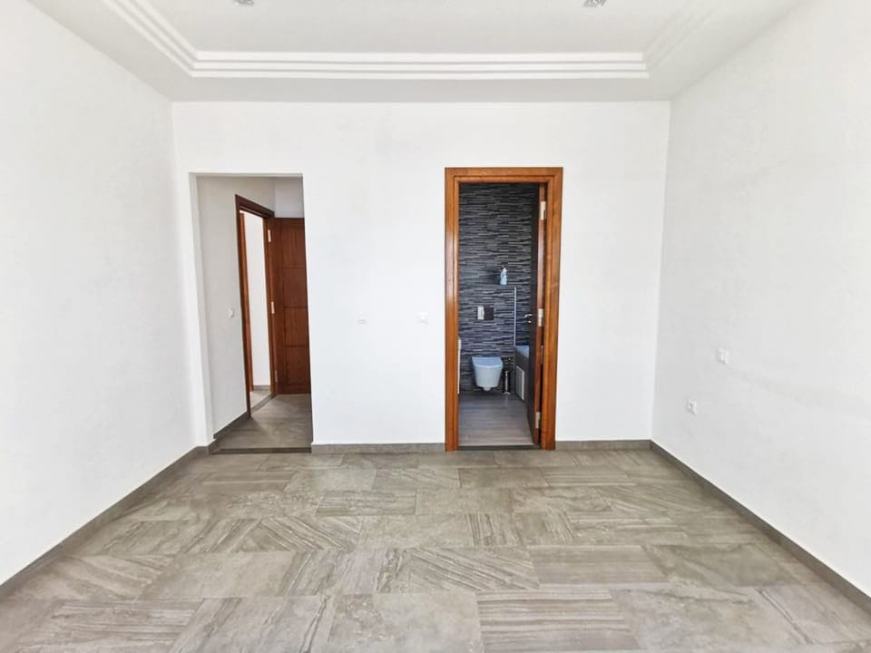 La Soukra La Soukra Location Maisons Villa s5 avec piscine  la soukra