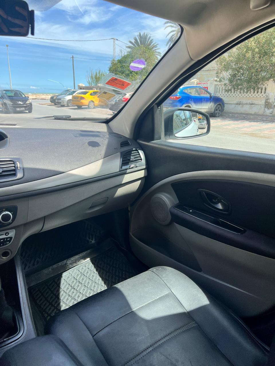 Hammam Chatt Borj Cedria Renault Megane Voiture megane 3 anne 2010