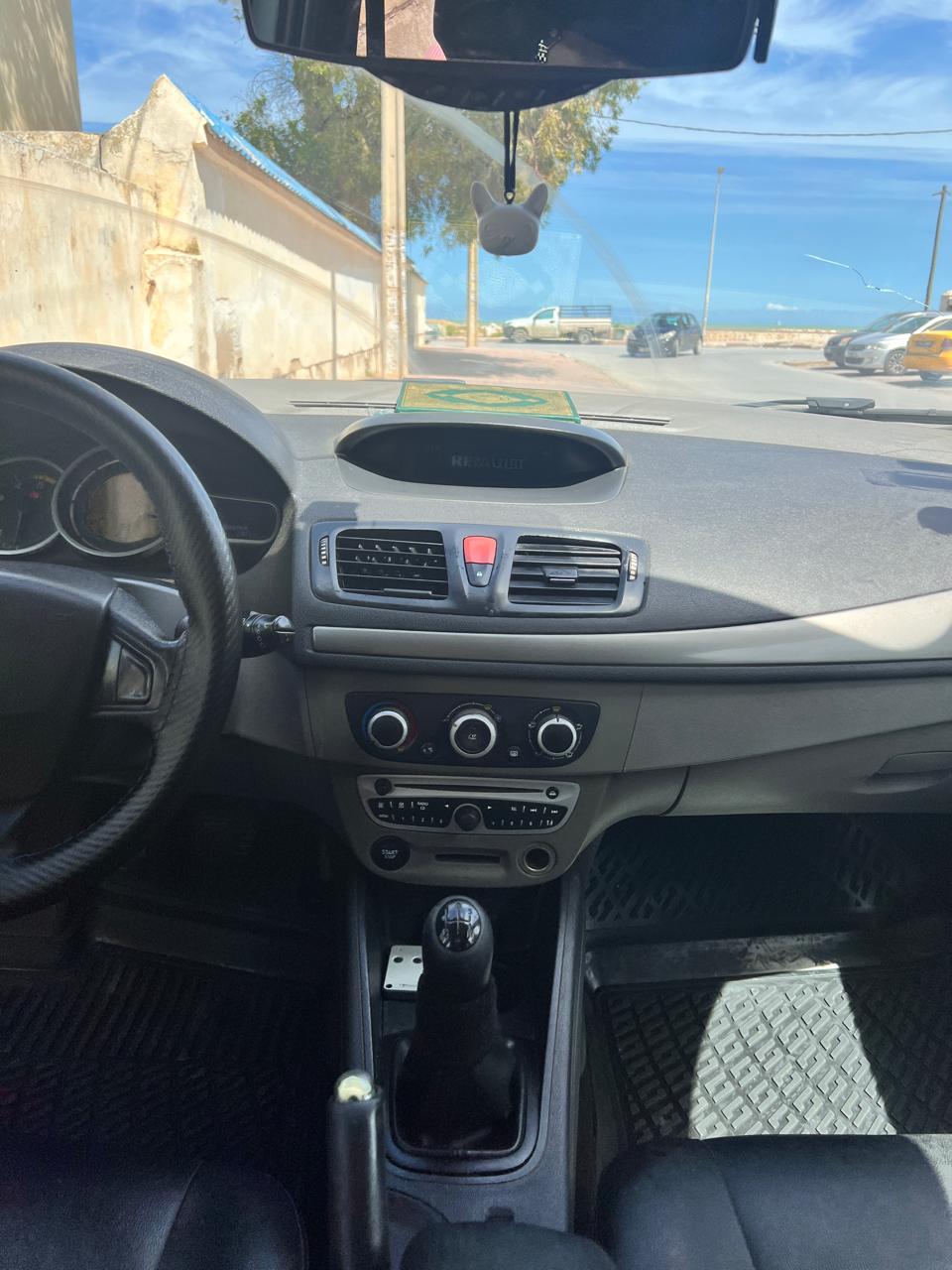 Hammam Chatt Borj Cedria Renault Megane Voiture megane 3 anne 2010