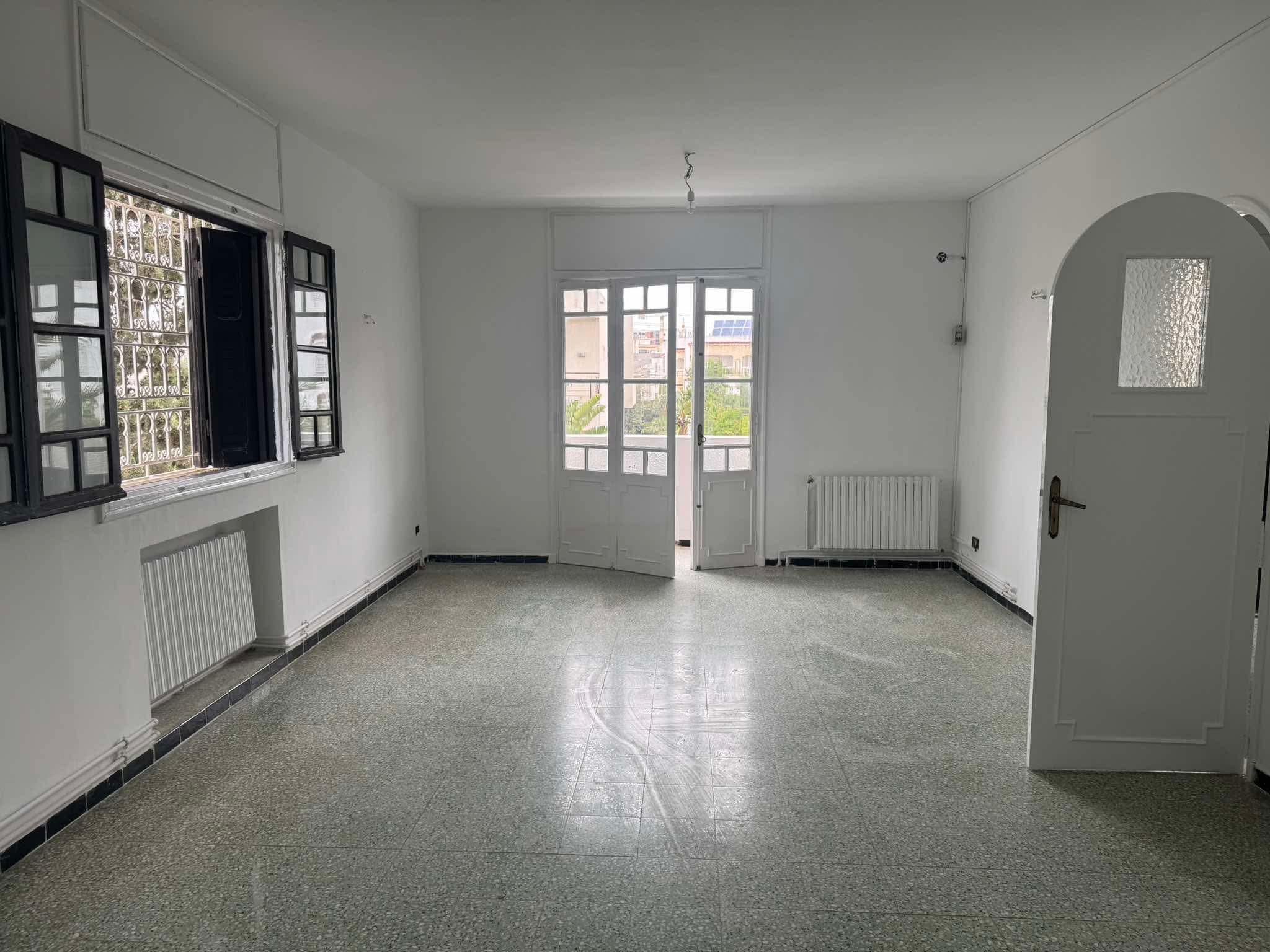 El Menzah El Manar 1 Location Maisons Un spatieux tage de villa s3
