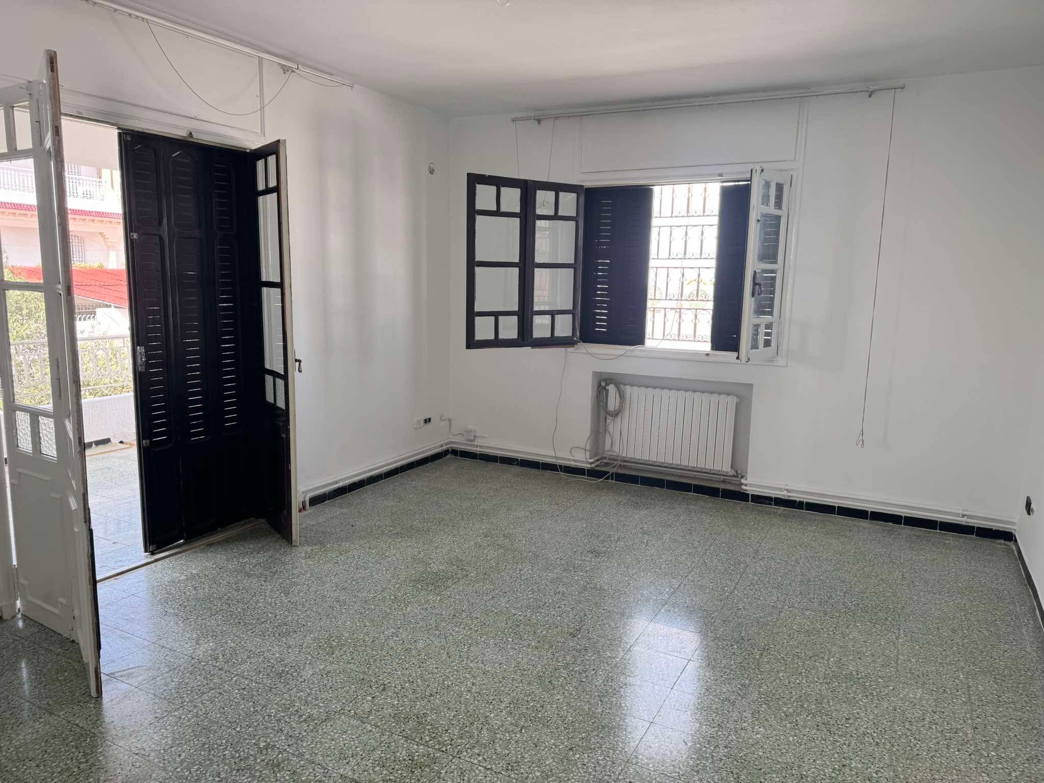 El Menzah El Manar 1 Location Maisons Un spatieux tage de villa s3