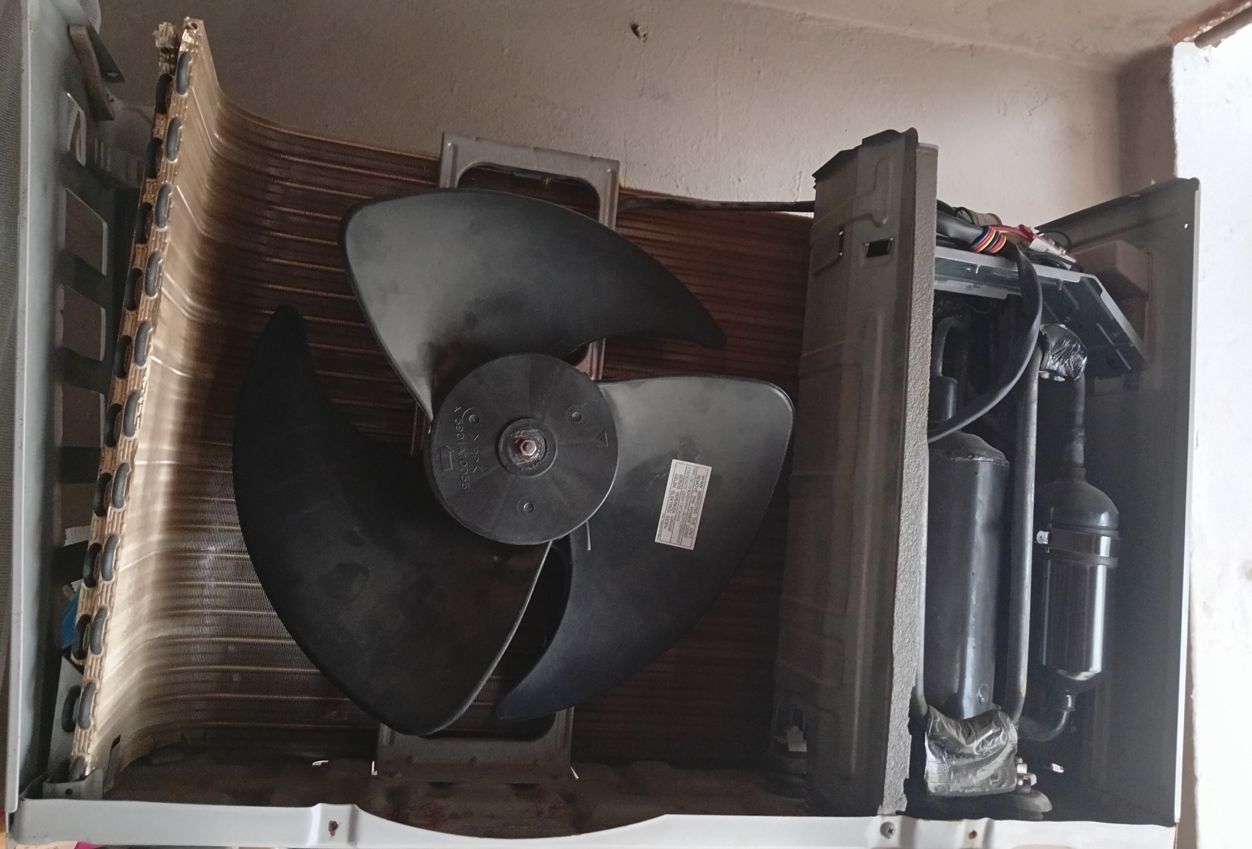 Ezzouhour (Tunis) Cite Ezzouhour Climatiseur Autre Climatiseur lg 12000 c f bon occasion