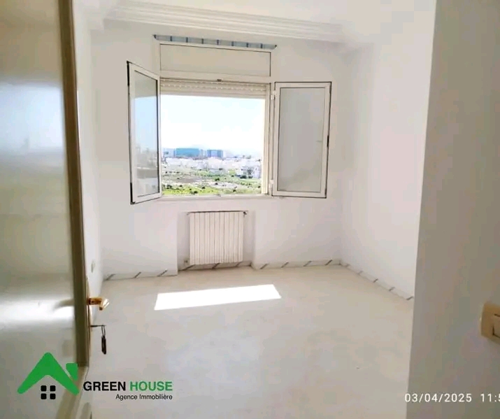 La Marsa El Aouina Achat Appart. 4 pices S4 appartement  bien  orient