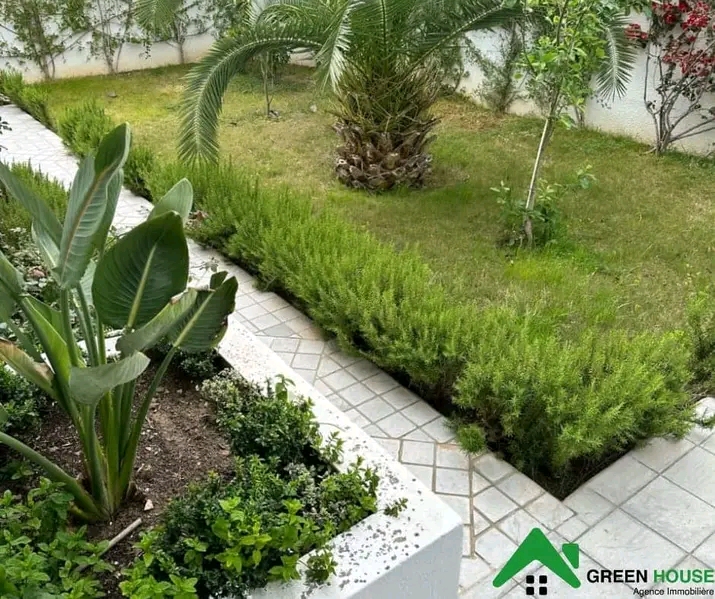 La Marsa Cite El Moustakbel (La Marsa) Achat Appart. 3 pices Villa avec jardin et garage avec 2 appartement
