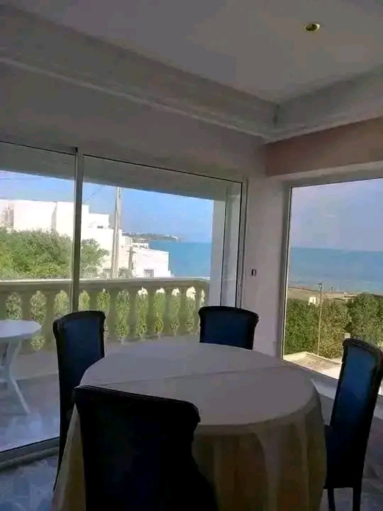 La Marsa Cite El Moustakbel (La Marsa) Location Appart. 3 pices Etage de villa s3 avec suite parentale