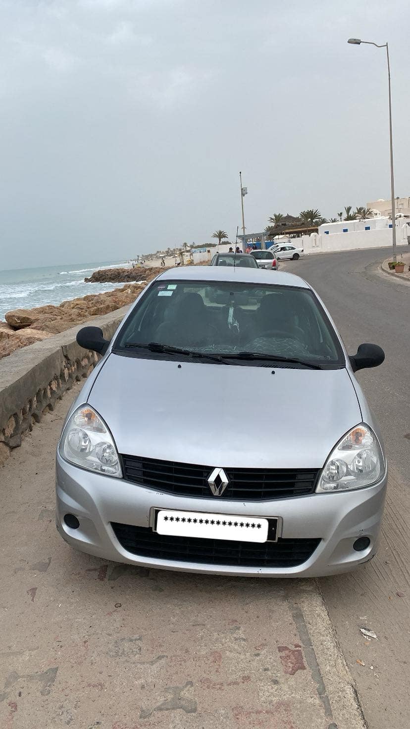 Djerba - Houmet Essouk Djerba  Renault Clio Clio campus