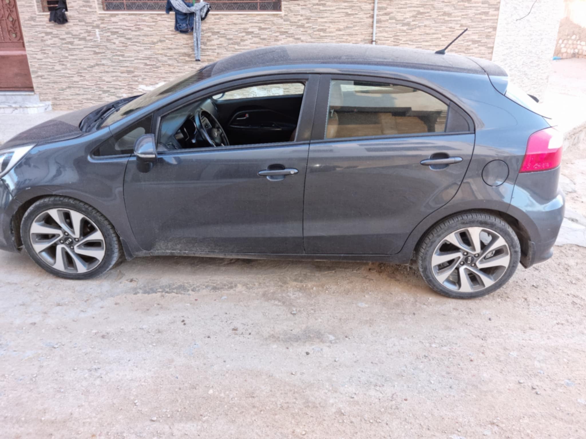 Gabes Medina Gabes Kia Rio Voiture  kio rio