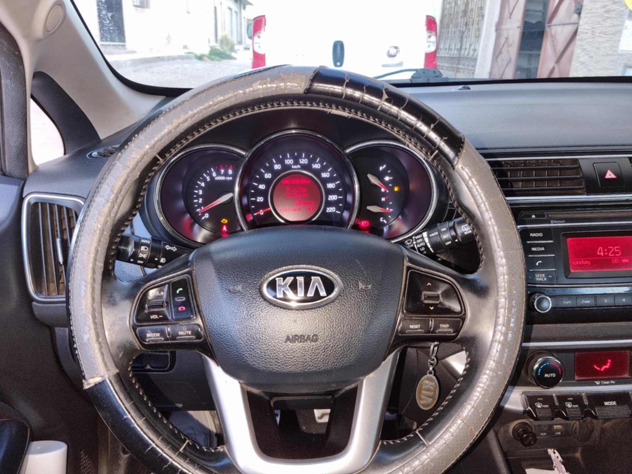 Gabes Medina Gabes Kia Rio Voiture  kio rio