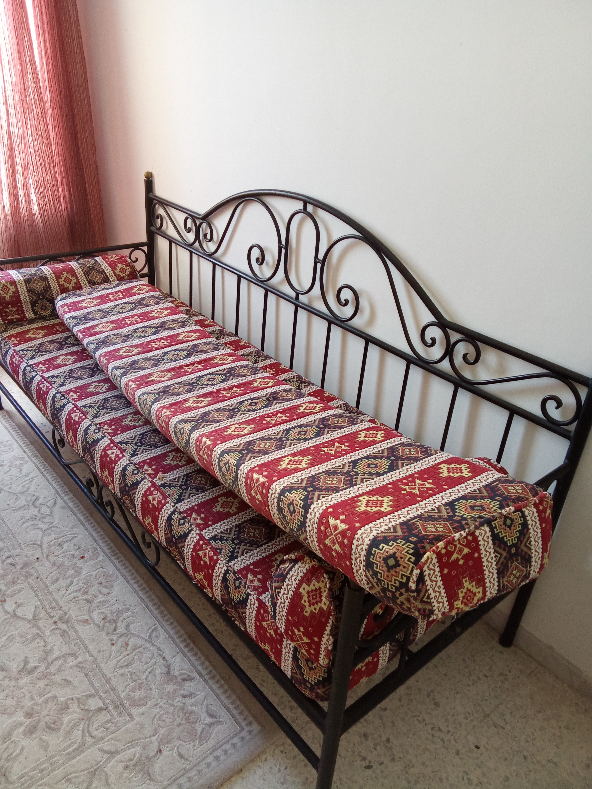 Ain Zaghouan Ain Zaghouan Salon - Salle  manger  Salons Bonne affaire