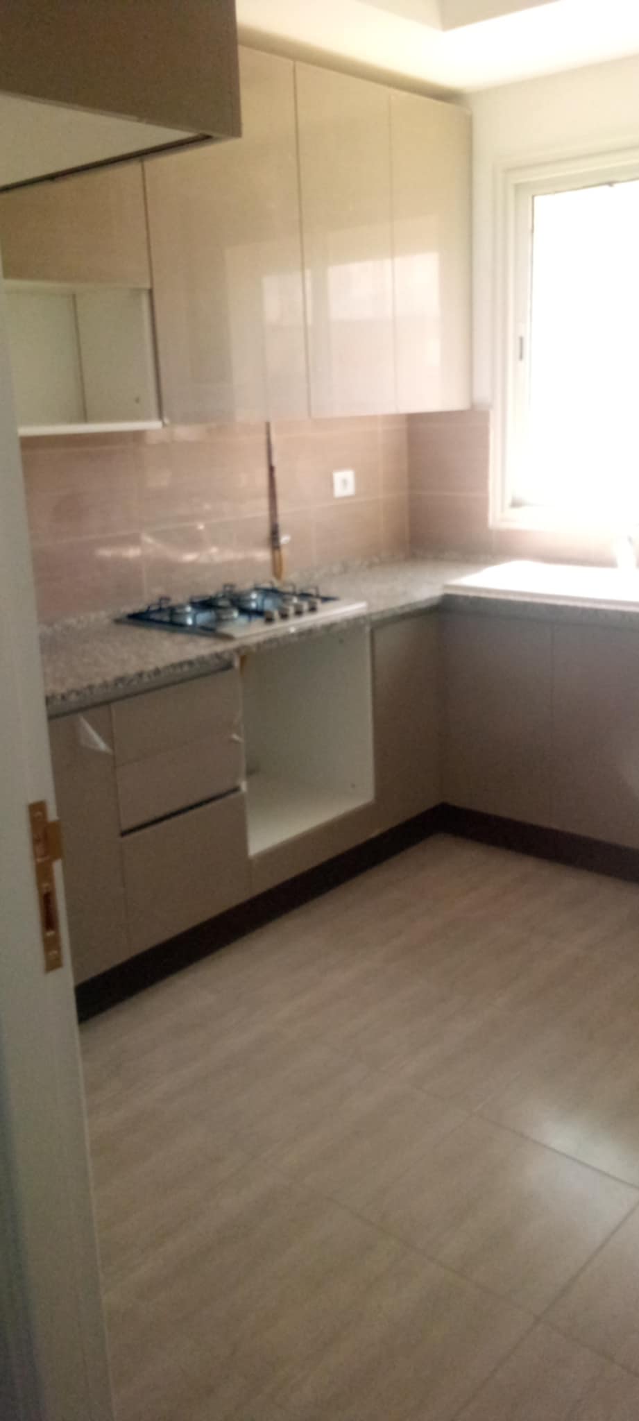 La Marsa El Aouina Location Appart. 4 pices Apprtement s3 dans une immeuble priv