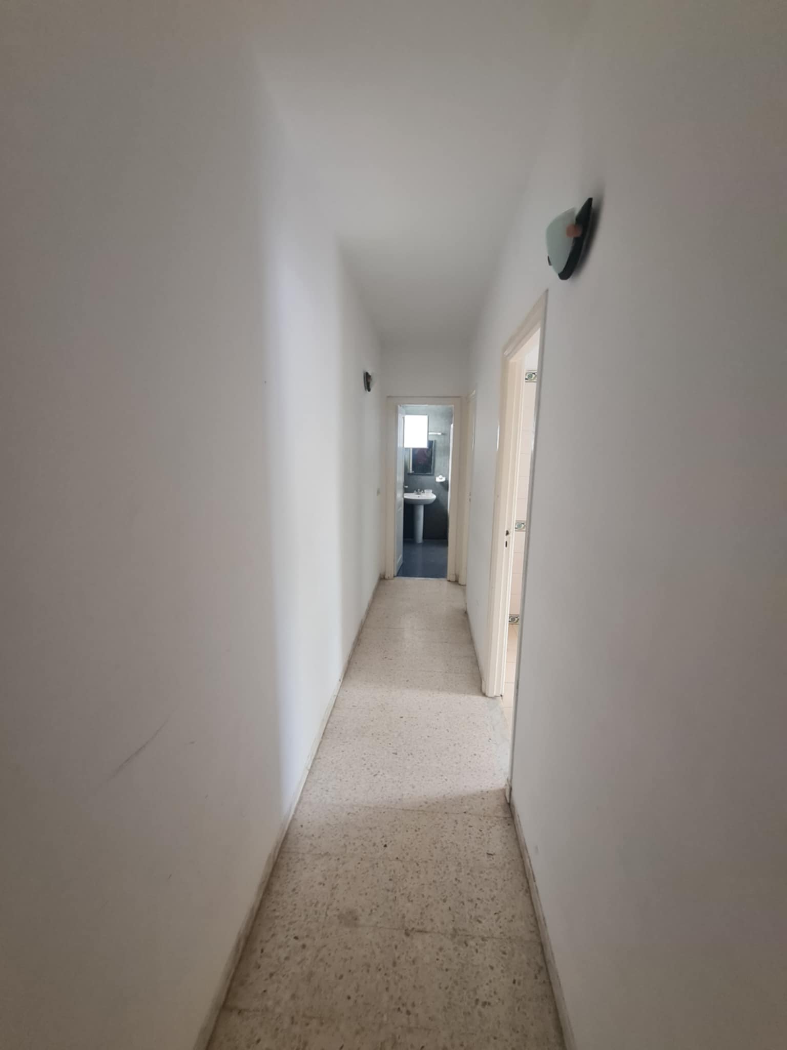 El Menzah El Manar 1 Location Appart. 2 pices Hall  plus 2 a el manar 1 wb836
