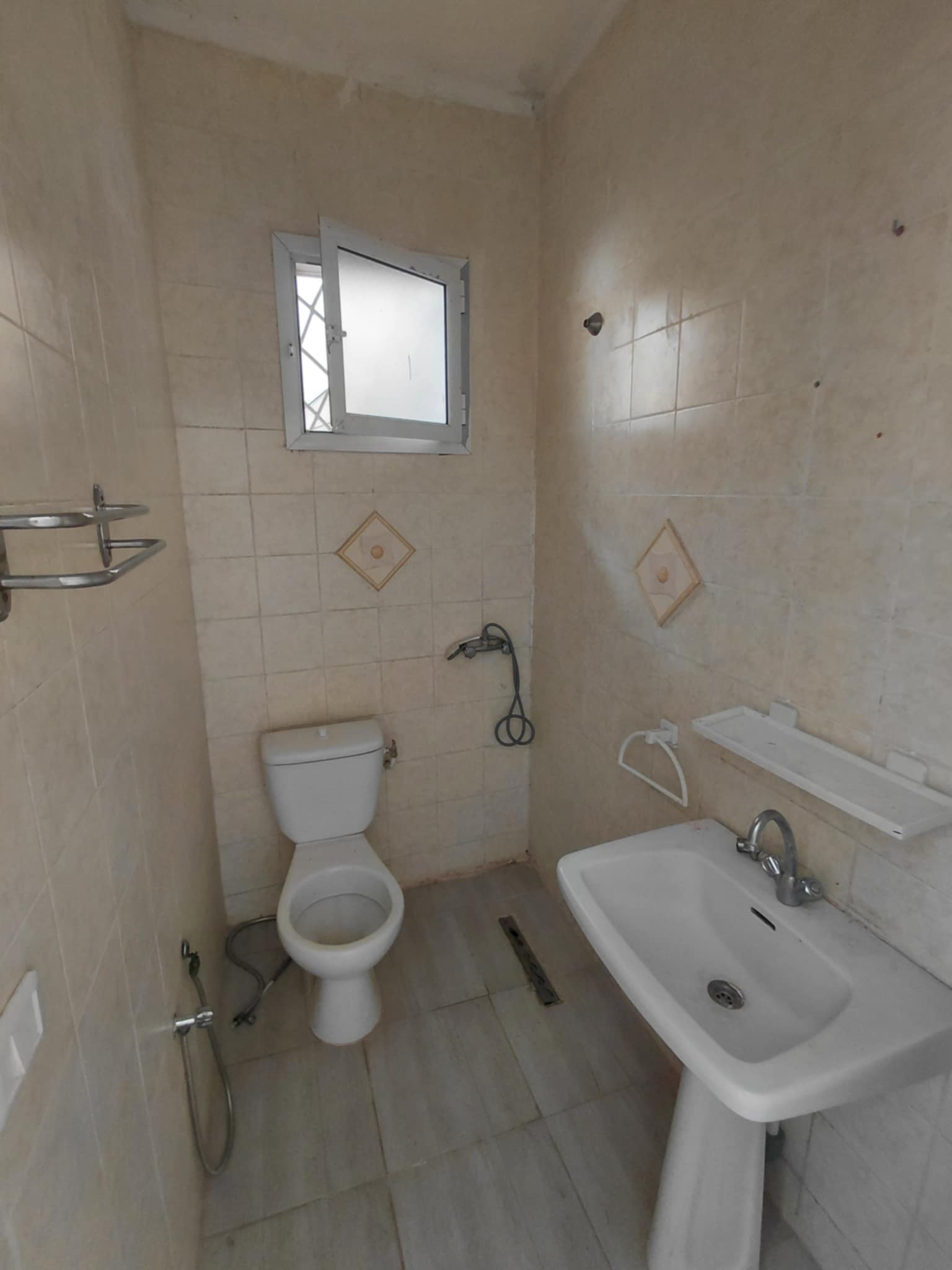 El Menzah El Manar 1 Location Appart. 3 pices Studio s plus 2 a el manar 1 wb4201
