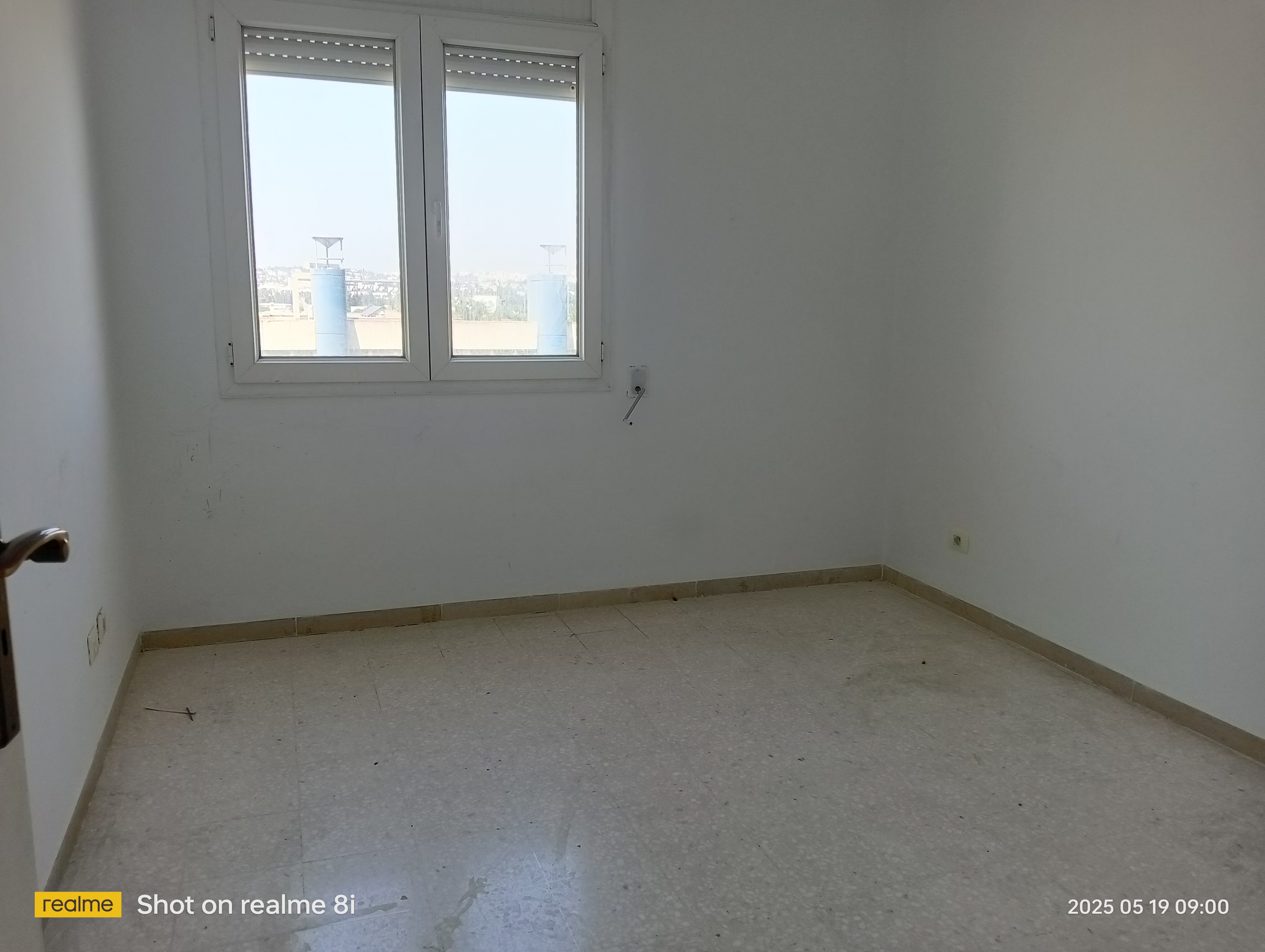 Cite El Khadra Zone urbaine nord Location Appart. 3 pices S1 proche insat pour habitation ou bureau