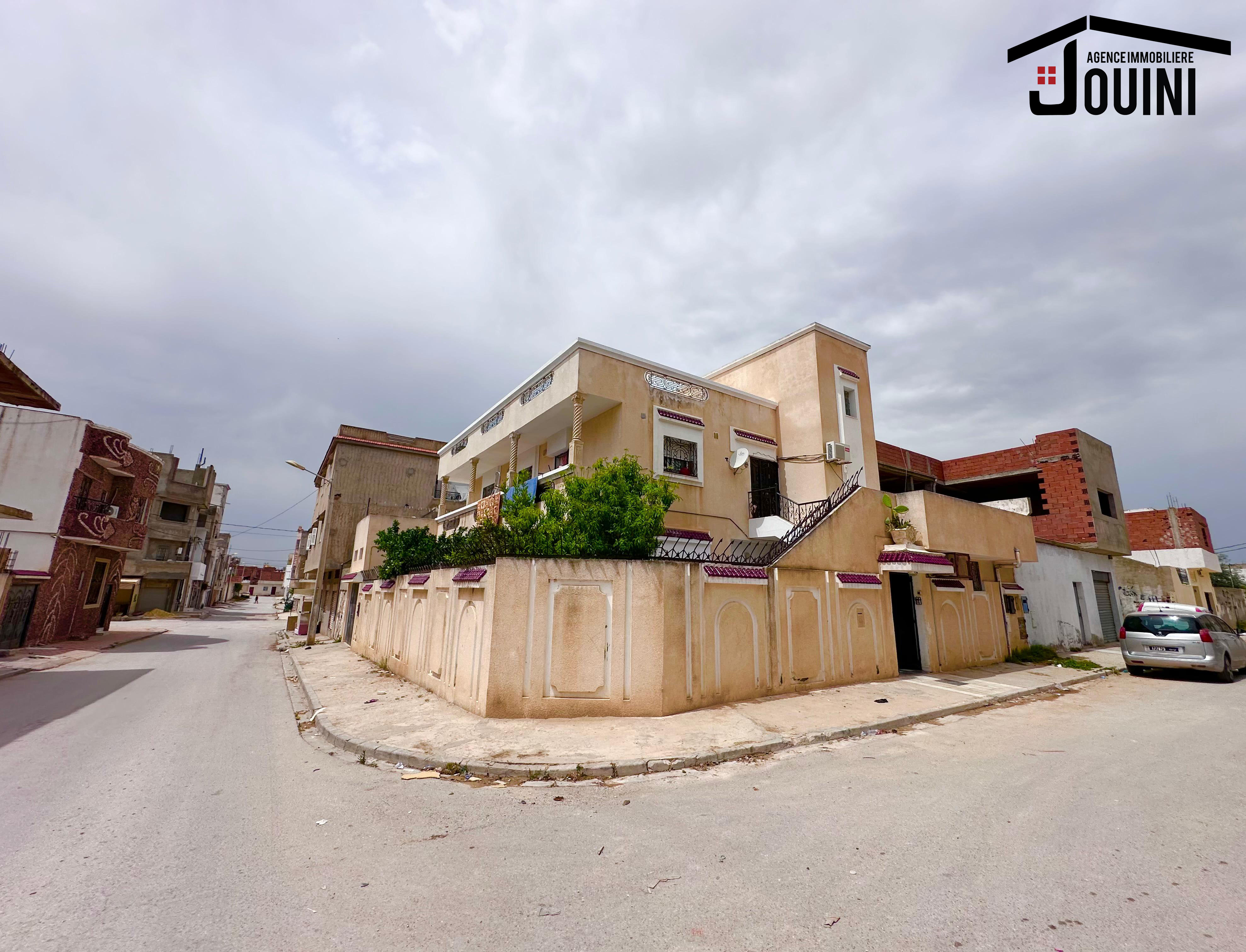 Sidi Hassine Sidi Hassine Vente Maisons Grande maison 300 m2  sidi hassine tunis
