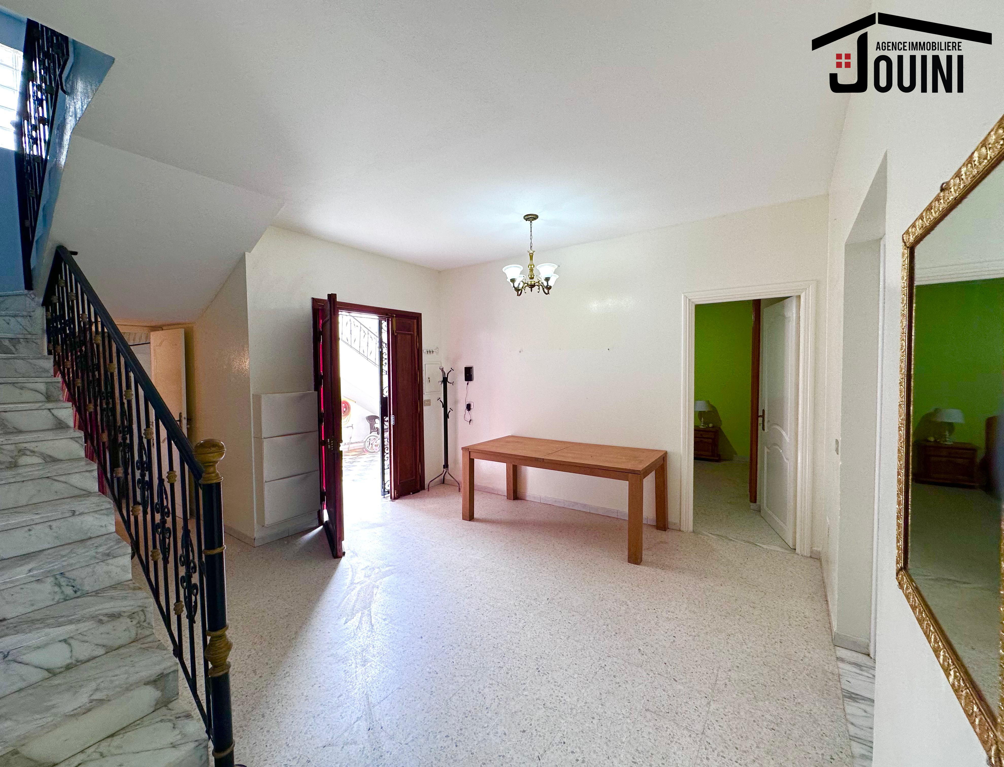 Sidi Hassine Sidi Hassine Vente Maisons Grande maison 300 m2  sidi hassine tunis